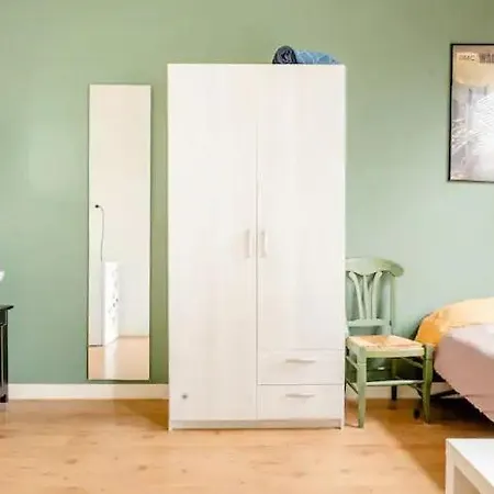 Cosy Close To And Centre Appartement